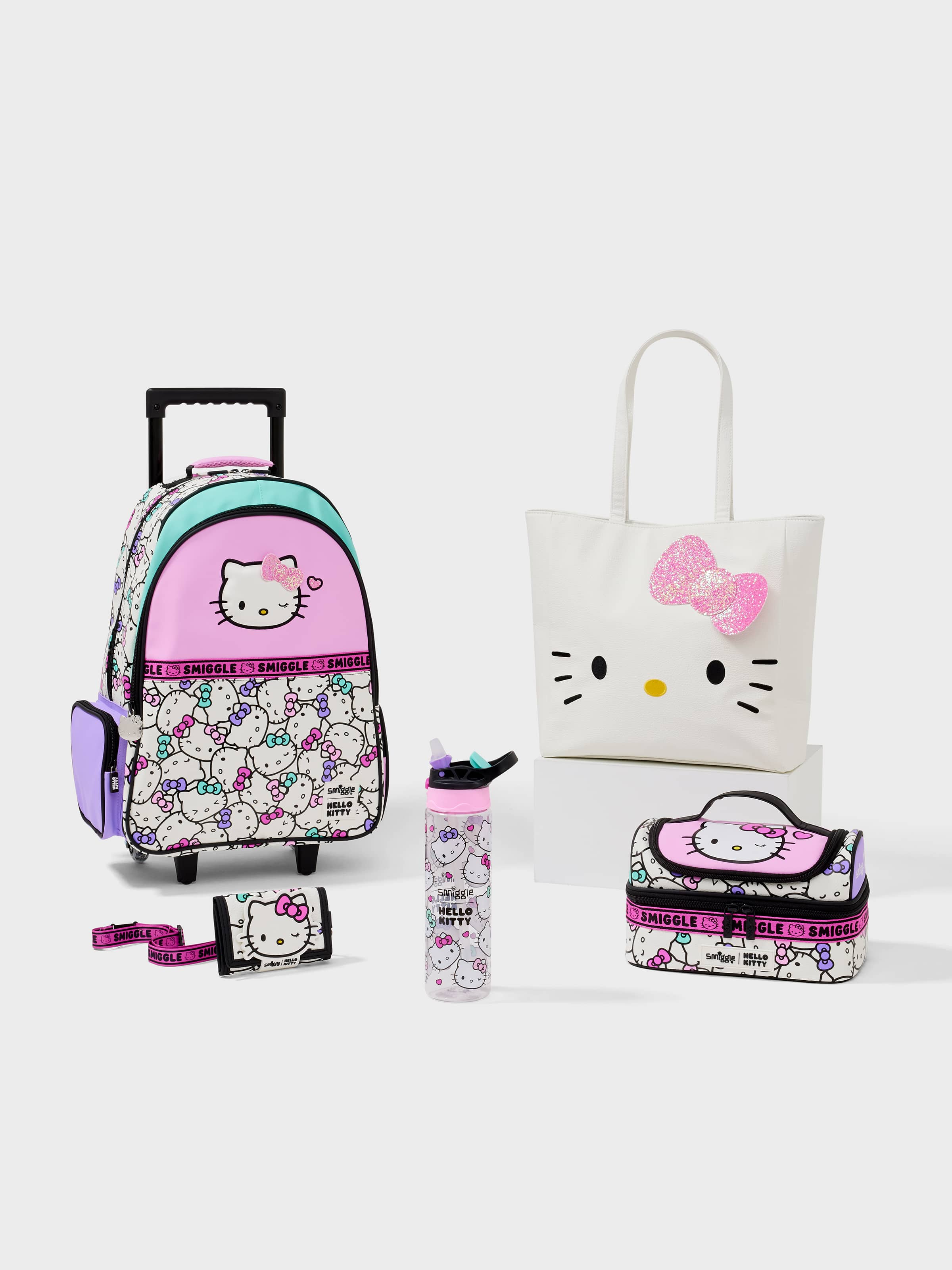 Hello Kitty 5 Piece Travel Bundle