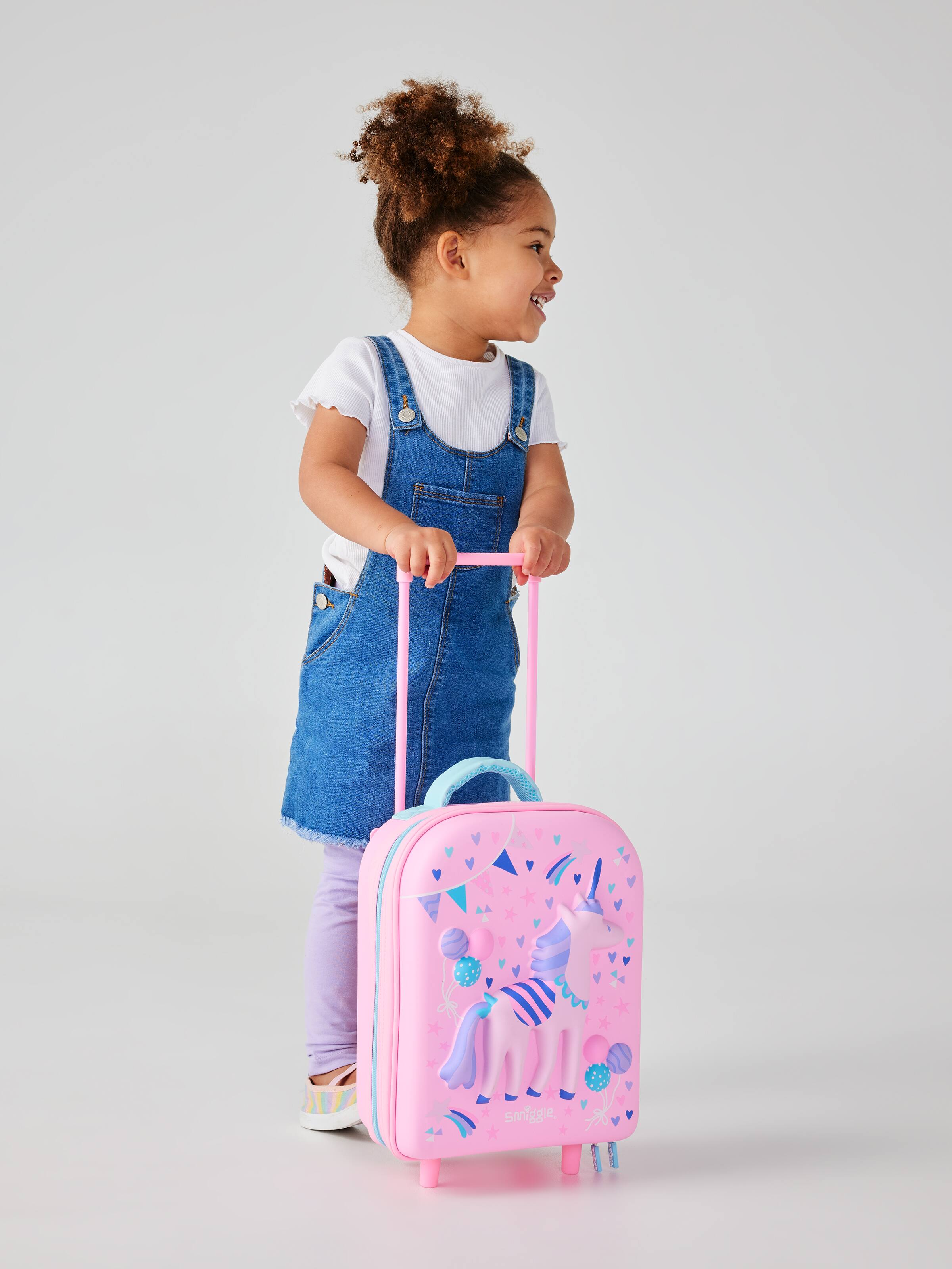 Smiggle Far Away Backpack School Bag Travel Bag with Four Zipped  Compartments and Adjustable Shoulder Straps for Kids Above 3 Years of Age -  Cat Print, Lilac : : Bags, Wallets and Luggage